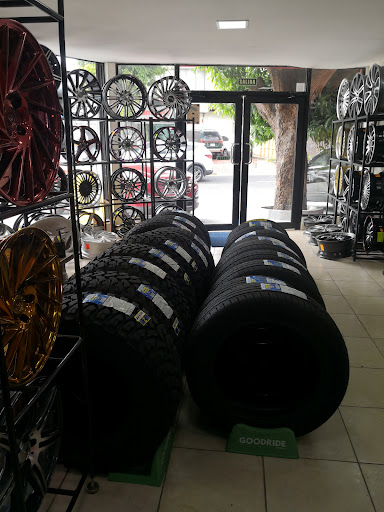 RAPID TIRES Via Porras