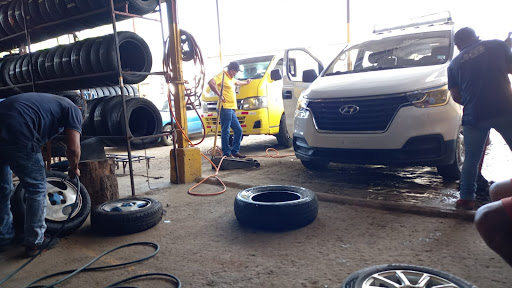 llantas ventas y reparaciones Serviauto Frank